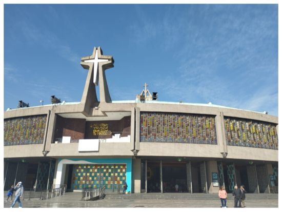 テオティワカン遺跡＋メキシコシティ市内＋シウダデラ市場 終日観光ツアー＜1日／混載／日本語スタッフ同行／メキシコシティ発＞