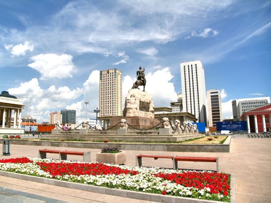 【3泊4日】モンゴル縦貫鉄道に乗る！テレルジ国立公園内のゲルに宿泊＆ドラマのロケ地巡り ＜食事付き／日本語ガイド／チンギスハーン国際空港発着＞