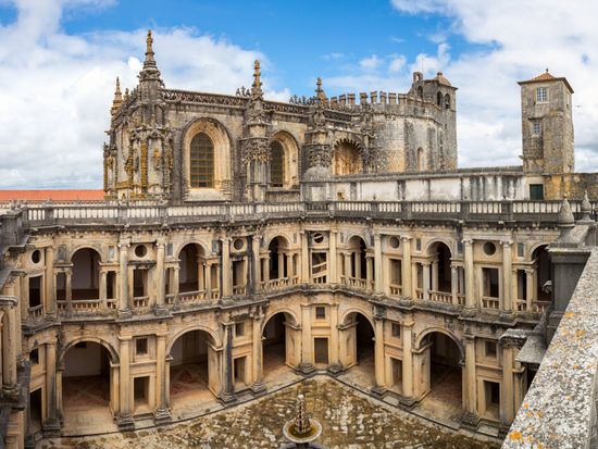 Portugal_Tomar_pixta_12396283_M
