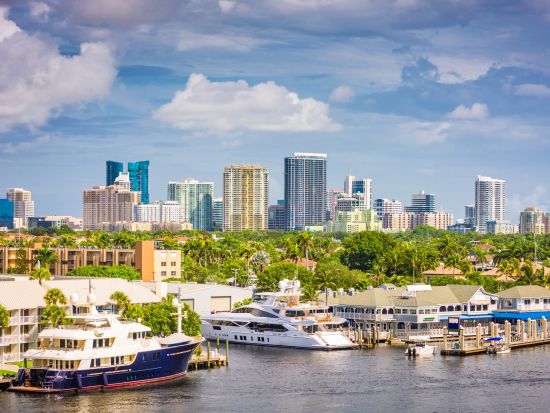 【空港送迎】フォートローダーデール・ハリウッド国際空港 ⇔ フォートローダーデール市内 ＜貸切／英語ドライバー＞