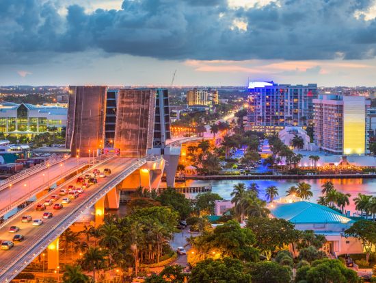 【空港送迎】フォートローダーデール・ハリウッド国際空港 ⇔ フォートローダーデール市内 ＜貸切／英語ドライバー＞