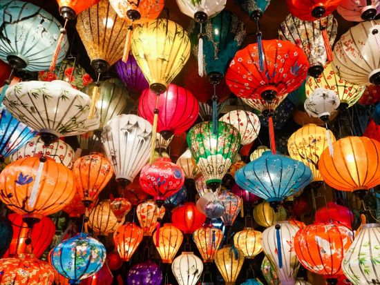 ダナン＋話題のバーナーヒルズ＋夜のホイアン観光ツアー　ランタンの灯りが幻想的！灯籠流し体験付き　ホイアン名物の夕食付きプランあり＜日本語ガイド／昼食／ダナン発＞