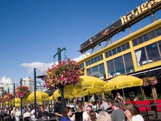 バンクーバー 1日観光ツアー　キャピラノ吊り橋公園＆スタンレーパーク＆グランビルアイランドなど ＜日本語オーディオガイド＞