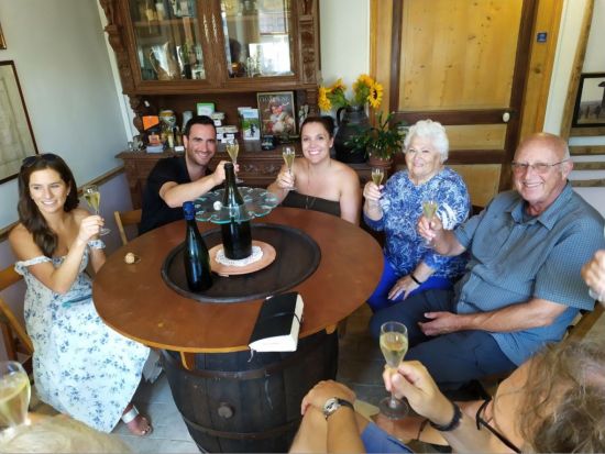 シャンパーニュ地方 シャンパン試飲ツアー　家族経営のセラー3軒を訪問　オーヴィレール修道院立寄り＋エペルネ観光付 ＜3～12月／昼食付／英語ガイド／ランス発＞