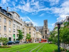 France_Reims_City_Street_shutterstock_463125644