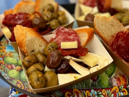 パレルモ グルメウォーキングツアー　パスタやカンノーリなど名物フードを食べ歩き！ドリンク付き＜英語／約3時間＞