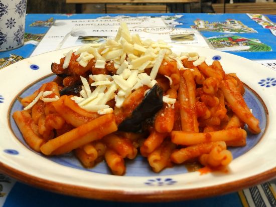 パレルモ グルメウォーキングツアー　パスタやカンノーリなど名物フードを食べ歩き！ドリンク付き＜英語／約3時間＞