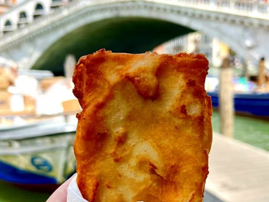 ベネチア グルメウォーキングツアー　パスタやティラミスなど名物フードを食べ歩き！ドリンク付き＜英語／約3時間＞