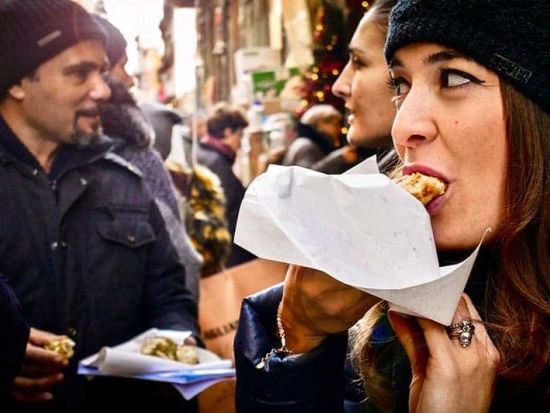 ナポリ グルメウォーキングツアー　ピザなど名物フードを食べ歩き！ドリンク付き＜英語／約3時間＞