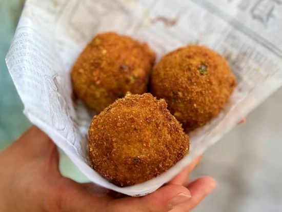 パレルモ グルメウォーキングツアー　パスタやカンノーリなど名物フードを食べ歩き！ドリンク付き＜英語／約3時間＞