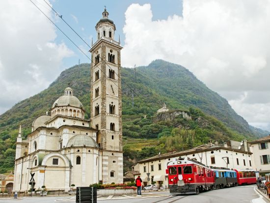 ベルニナ鉄道で行く！スイス日帰りツアー　ガイド付きで安心！サン・モリッツ＆ティラーノで自由観光あり＜英語ガイド／ミラノ発＞