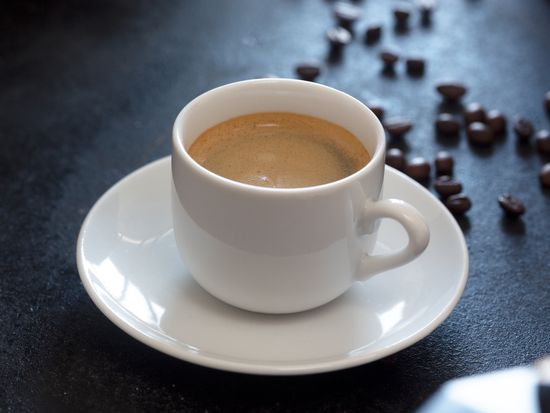 Italy_Generic_Espresso_pixta_56644236_M