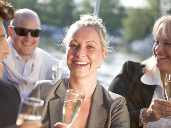 ストックホルム群島をめぐる　海老づくしディナークルーズ ＜4～10月／3時間＞