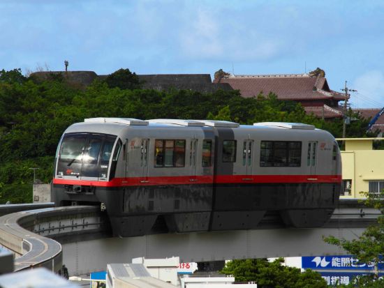 沖縄モノレール 有効期間内なら何度も乗り降り可能！ゆいレール終日乗車券＋割引クーポン 東京バス1日乗り放題付きチケットも＜乗り放題＞