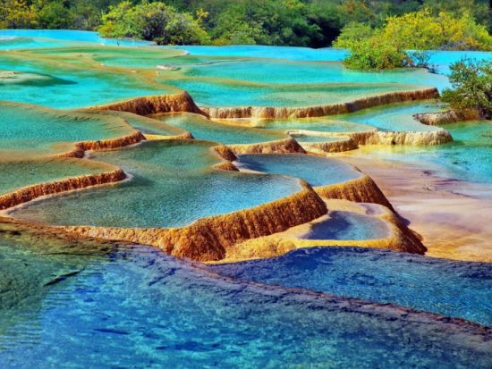 世界自然遺産 九寨溝＆黄龍1泊2日ツアー　人生で一度は行くべき絶景秘境 ＜貸切／往復新幹線利用／食事付き／日本語ガイド／成都発＞