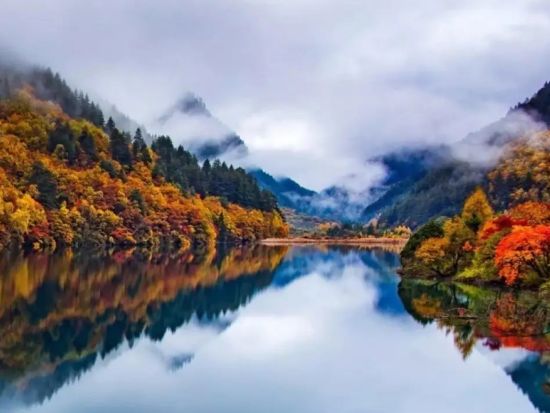 世界自然遺産 九寨溝＆黄龍1泊2日ツアー　人生で一度は行くべき絶景秘境 ＜貸切／往復新幹線利用／食事付き／日本語ガイド／成都発＞