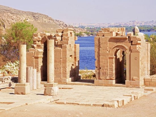 【カイロ発着 カイロ＆ナイル川クルーズ5泊6日】5つ星宿泊！ギザの三大ピラミッド＋古代エジプトの遺跡を巡る優雅な船の旅＜英語／国内線航空券込み＞