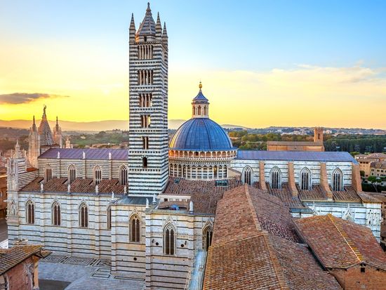 Italy_Siena_Cathedral_shutterstock_119155630 (1)