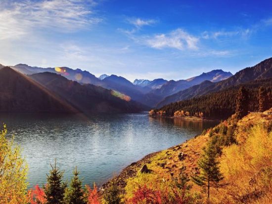 【ウルムチ発貸切ツアー】世界遺産の高昌古城、交河古城、新彊天山天池など、トルファンとウルムチの観光名所を網羅した新彊ハイライトツアー＜トルファン泊＞