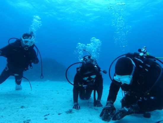 体験ダイビング 自分で泳ぐ！自分で潜る！ゆっくり時間を使ってプチ本格ダイビングを楽しもう！＜10歳から参加可／昼食付き／石垣島市街地送迎可＞