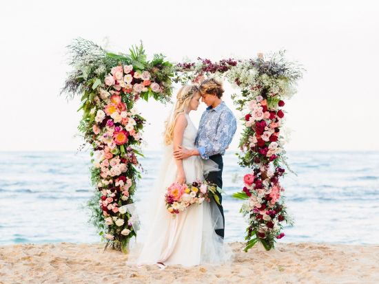 ハワイ　ビーチ＆ガーデンフォト　ノースショアにあるオーシャンフロントのポロ競技場「ハワイポロクラブ」にて撮影！オプションにて馬との撮影も（撮影・衣装・メイク）