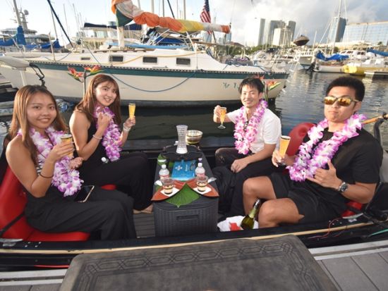 サンセットor花火鑑賞ゴンドラクルーズ＜混載または貸切／ドリンク付き／英語＞