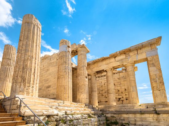 Greece_Athens_Acropolis_Propylaea_pixta_86063009_M