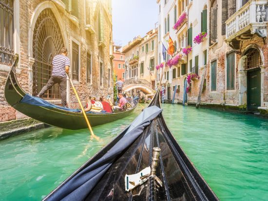 ヴェネチア　ゴンドラ遊覧事前予約　ため息橋コース＜混載／25分／英語アシスタントによる誘導付／サン・ザッカリア広場集合＞