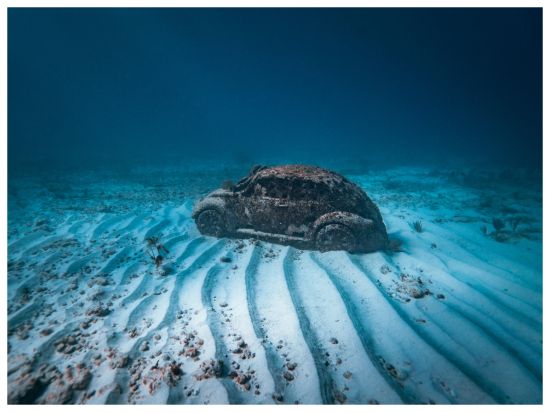 カンクン水中美術館：ガラス底ボートツアー（ドリンク付き） by Tiqets