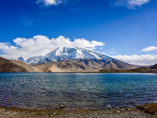 【花鳥風月】カシュガル発カラクリ湖観光観光プライベート一日ツアー～カラクリ湖行きの通行証代行＋専用車＋専属日本語ガイド＋昼食付