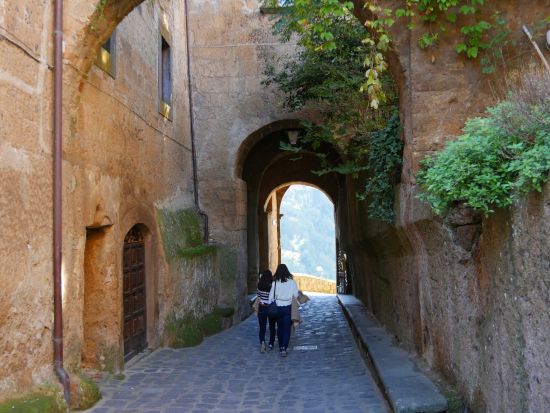 チヴィタ・ディ・バニョレージョ＋天空の町オルヴィエート1日ツアー＜貸切／日本語アシスタント／車利用／ローマ発＞by[みゅう]