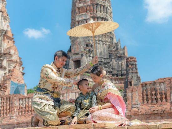 世界遺産アユタヤ遺跡半日観光ツアー　タイ民族衣装を着てアユタヤ遺跡巡り　昼食付きプランあり＜午前／日本語ガイド＞