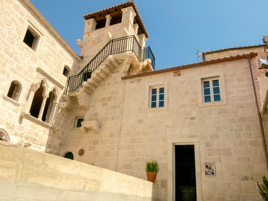 House of Marco Polo_pixta_72655405_M