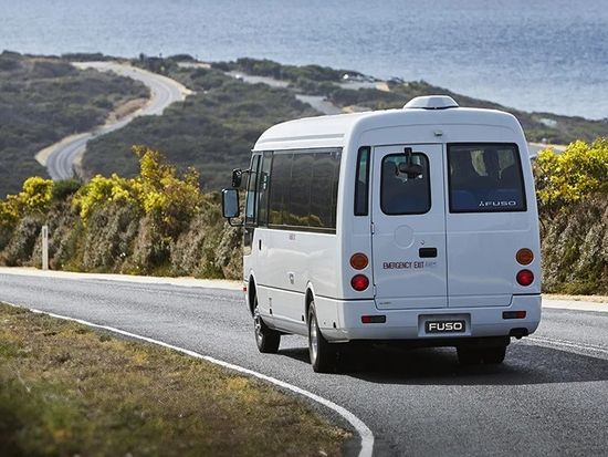 Mitsubishi Rosa exterior 24-seater (2)