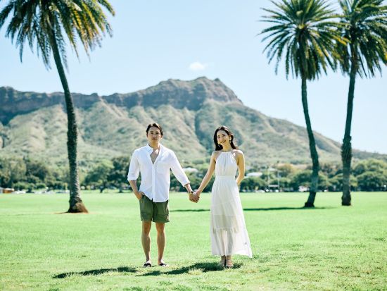 ハワイ　カジュアルフォト　 気軽に家族やカップルで記念撮影！　選べる撮影スポット ＜カピオラニパーク周辺／マジックアイランド＞