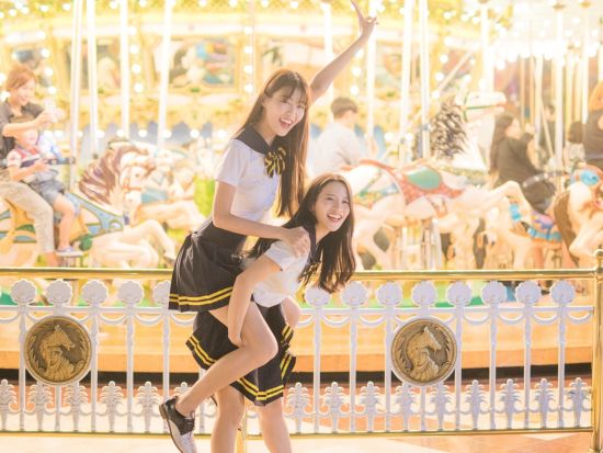 ロッテワールド 制服レンタル「梨花制服」 憧れのアイドルと同じ制服をレンタルできる！ ＜1～3日／蚕室駅から徒歩約8分／ソウル＞