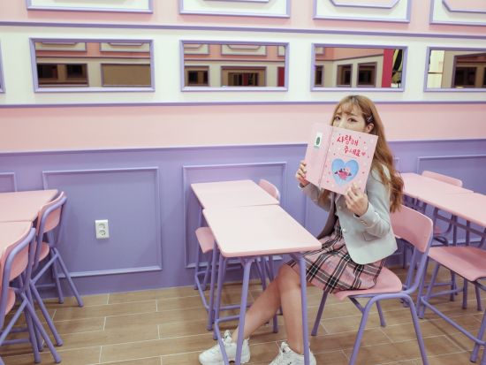 ロッテワールド 制服レンタル「梨花制服」 憧れのアイドルと同じ制服をレンタルできる！ ＜1～3日／蚕室駅から徒歩約8分／ソウル＞