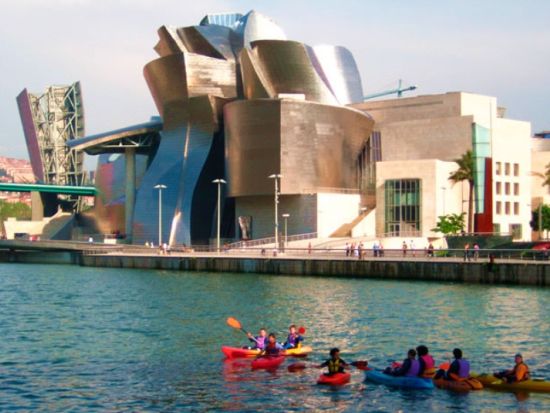 ビルバオ・グッゲンハイム美術館 優先入場＋ガイドツアー