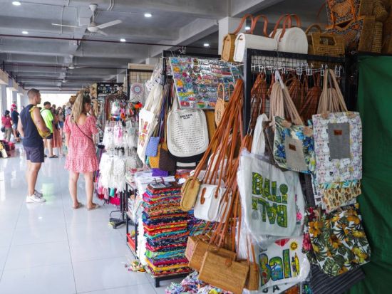 【貸切】バリ雑貨ショッピングツアー　ウブドまたはデンパサールの雑貨屋にご案内！バリ舞踊鑑賞付きプランあり＜1日or午後／日本語ガイド＞