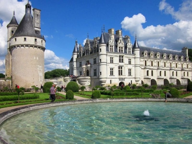 loire-valley-chateaus-day-trip-chenonceau-chambord-caves-ambacia-wine-tour-tasting-77 (1)