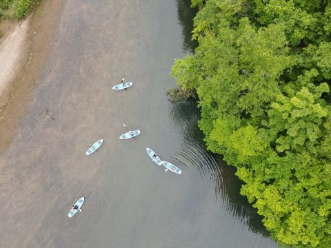 定山渓 豊平川渓谷SUPツアー 豊かな自然あふれる渓谷の間をゆるやかに進む！気持ちの良いリフレッシュ体験＜4～11月／3歳以上参加可／埜のてらす集合＞