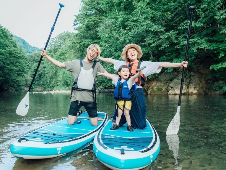 定山渓 豊平川SUP＆テントサウナツアー 渓谷の間をSUPで川下り、河原で