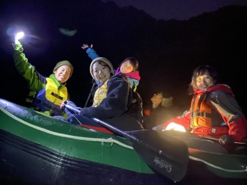 定山渓 豊平川ナイトクルージング＆焚き火で夜Cafeツアー 星空の下で川をゆったり下り、河原で焚火をかこむ夜＜4～11月／3歳以上参加可／埜のてらす集合＞