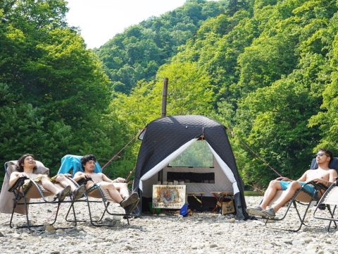定山渓豊平川 川辺でテントサウナツアー 水風呂はもちろん目の前の川へ！渓谷の中で味わうととのい体験＜4～11月／3歳以上参加可／埜のてらす集合＞