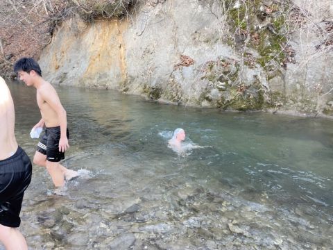 定山渓豊平川 川辺でテントサウナツアー 水風呂はもちろん目の前の川へ！渓谷の中で味わうととのい体験＜4～11月／3歳以上参加可／埜のてらす集合＞