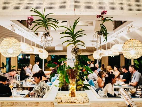 サンドキャッスル・グアム「カレラ（KÅRERA）」ディナーショー　チケット予約+3コースディナー by Sand Castle