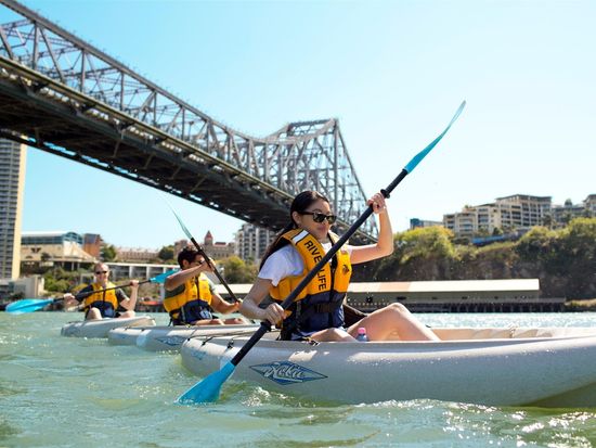 Close Day Kayak Story Bridge