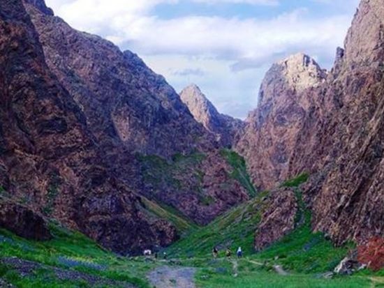 【4泊5日 or 6泊7日】ドラマのロケ地をたっぷり訪問！ゴビ砂漠 or モンゴル縦貫鉄道乗車 選べるプラン＜食事付／日本語ガイド／チンギスハーン国際空港発着＞