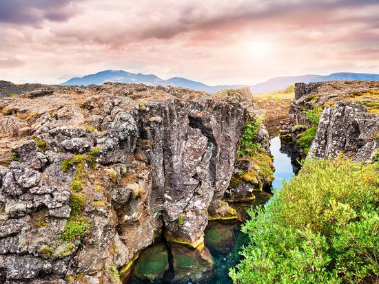 Thingvellir_National_Park_shutterstock_347346212