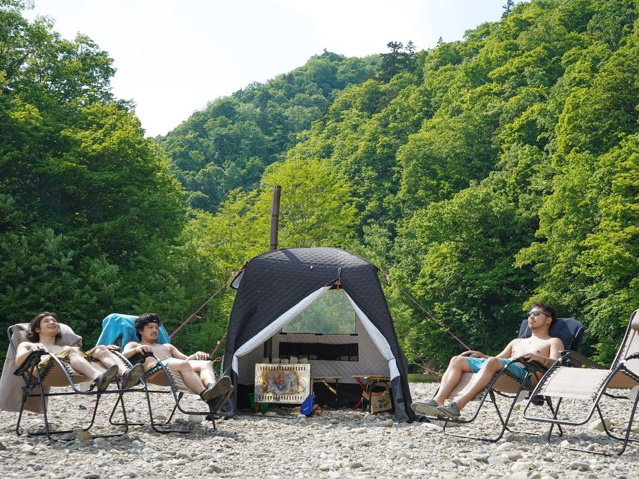 定山渓 豊平川SUP＆テントサウナツアー 渓谷の間をSUPで川下り、河原で
